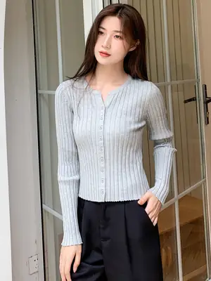 Women Knit V-Neck Long Sleeve Top White