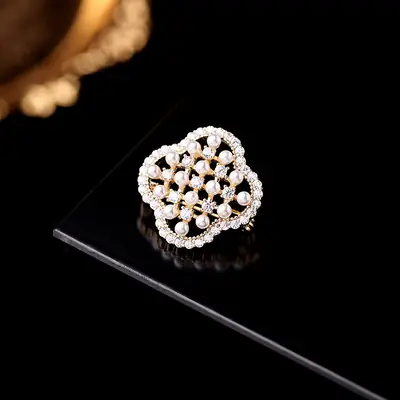 Japanese Style Hollow Out Zircon Pearl Brooch Accessory