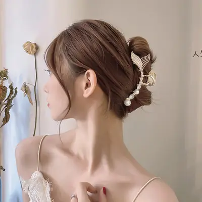 Feminine Pearl Fishtail Hair Clip with Metal Back