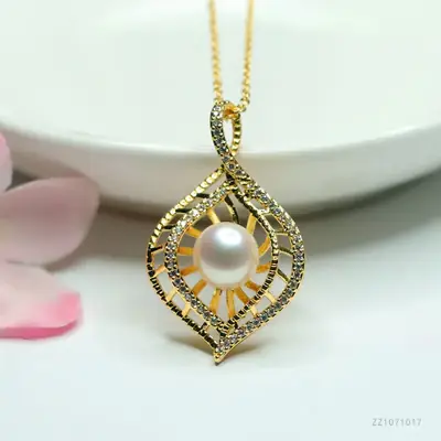 Japanese Style Pearl Pendant Necklace with Hollow Leaf Design