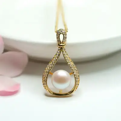 Japanese Korean Style Pearl Pendant Necklace with Full Diamond Water Drop Design