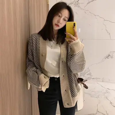 Women V-Neck Cardigan Sweater Cozy 2025 Winter Coat