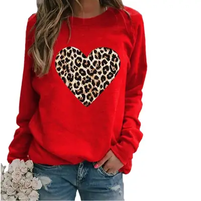 Women's Leopard Heart Hoodless Fleece Crewneck Top