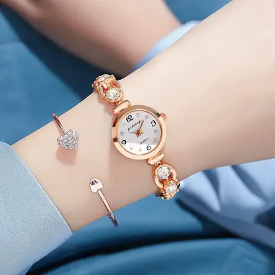 2022 Women's Luxury Diamond Bracelet Watches Gold Silver Clear Quartz