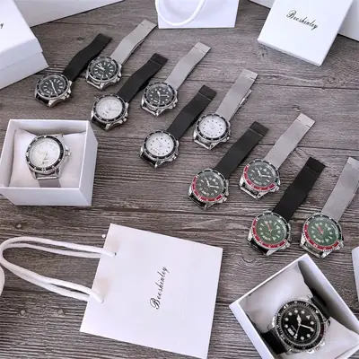 Men's Green Star Dial Wristwatch with Stainless Steel Band