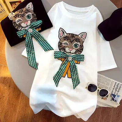 Women's Black Cat Embroidered T-Shirt Large Short Sleeve