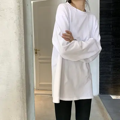 Women Long Sleeve Black Top with Light Grey Jeans