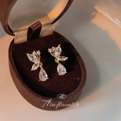 Micro-inlaid Zircon Butterfly Earrings 925 Silver Needle Plating