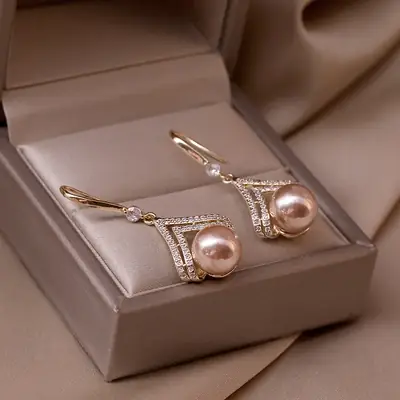 Trendy Diamond Pearl Triangle Earrings Baroque Retro Design
