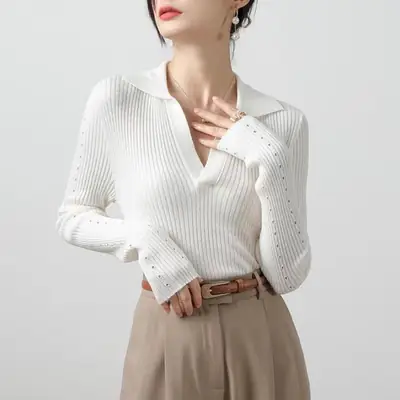 2024 Women's Long Sleeve Black Knit Top with Belt