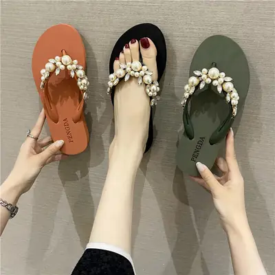 Internet Celebrity Pearl Rhinestone Sandals for Women 2026 Summer Outdoor Wear Korean Style Non-Slip Beach Flip-Flops Women's Flip-Flops