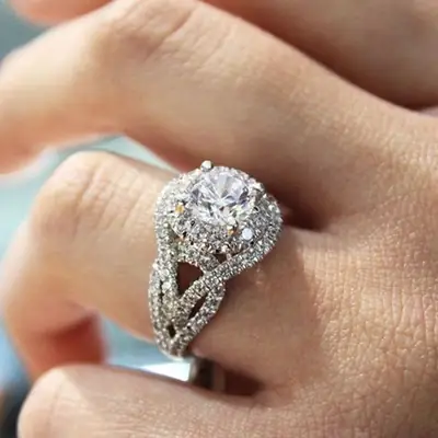 Cao Shi Full Diamond Zircon Engagement Ring for Women