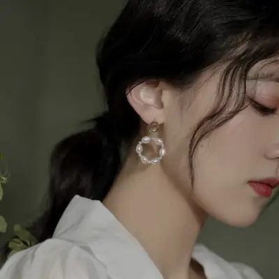 Pearl Stud Earrings for Women Retro Freshwater Design