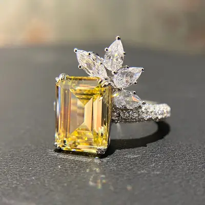 Cao Shi Diamond Flower Ring Yellow Square 5.2g