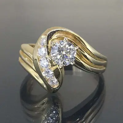 Twisted Zircon Women's Ring Gold Plated