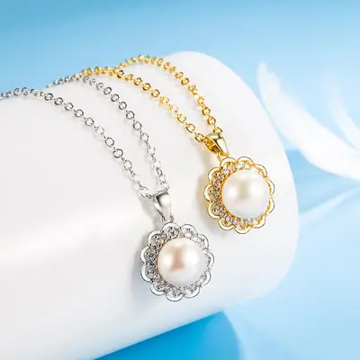 Women's Pearl Sunflower Pendant with Flash Diamond