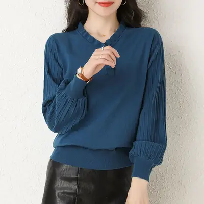 Women's Red V-Neck Knitted Sweater Autumn 2022