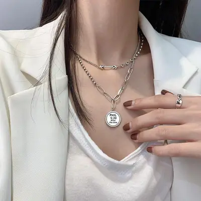Korean Dongda Knotted Asymmetric Clavicle Necklace