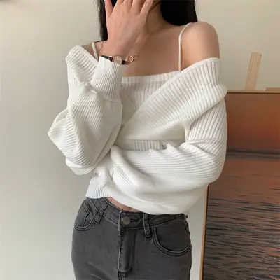 Women Faux Knitted Camisole with Exposed Collarbone & Long Sleeves Brown
