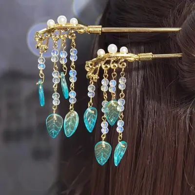 Elegant Gold Tassel Hairpin with Blue Crystal Drop