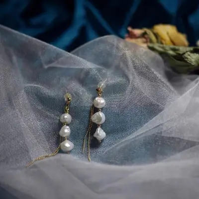 Broken Silver Pearl Earrings for Women Elegant Commute