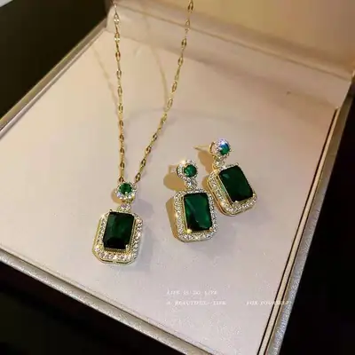 Square Zircon Necklace with Geometric Titanium Chain