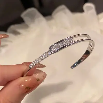 Adjustable Zircon Bracelet for Women's Elegant Summer Wear