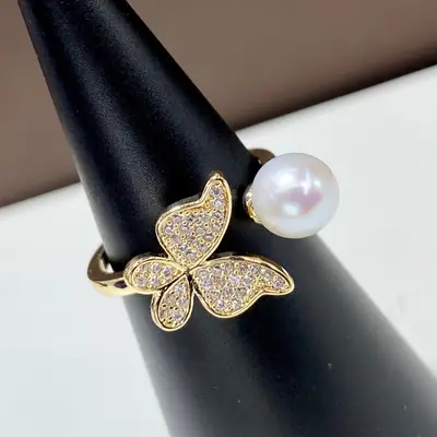 18K Gold Butterfly Pearl Ring with Full Diamond Sparkle