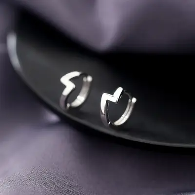 Cold Wind Z-Word Earrings for Women Summer 2022