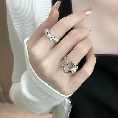 Women's Pearl Ring with Folded Lava Design