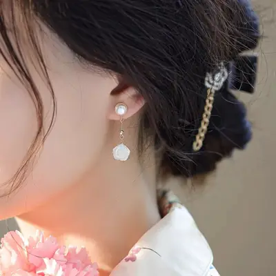 White Butterfly Shell Pearl Earrings for Women Elegant Commuter Set