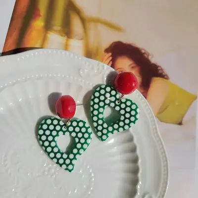 Retro Heart Earrings Red Green Contrast