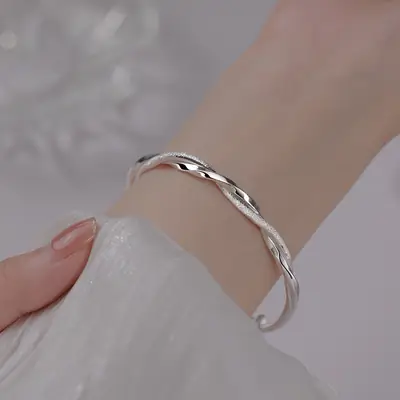 Push-Pull Mobius Bracelet Tanabata Style Adjustable