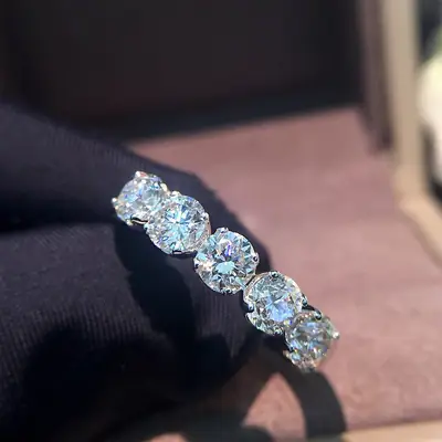 Cao Shi Douyin Live Broadcast Ring with Full Set Zircon