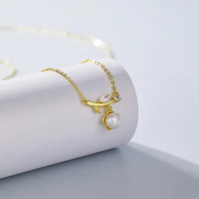 2022 Pearl Leaf Petals Necklace for Women