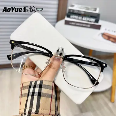 Retro Square Frame Eyeglasses No-Makeup Look