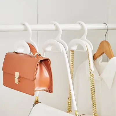 Simple Handbag Hanger for Wardrobe Organization