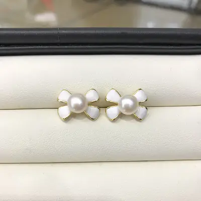Pearl Bow Earrings 7mm Natural Freshwater