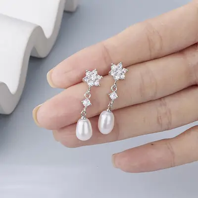 Korean Style Freshwater Pearl Earrings with Star Drop