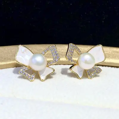 Women's Butterfly Pearl Earrings Fresh Freshwater Design