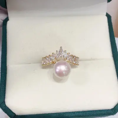 Atmospheric Zircon Pearl Crown Ring Gold Color