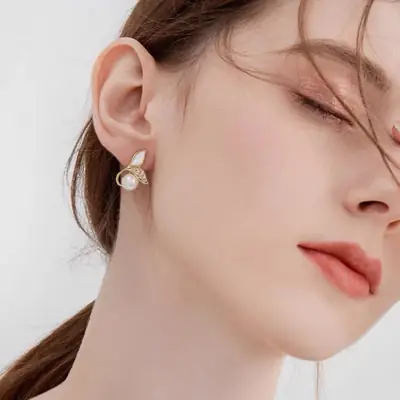Natural Pearl Earrings for Women Elegant Light Luxury