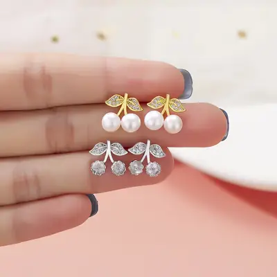 Korean Style Pearl Earrings Gold Leaf Design