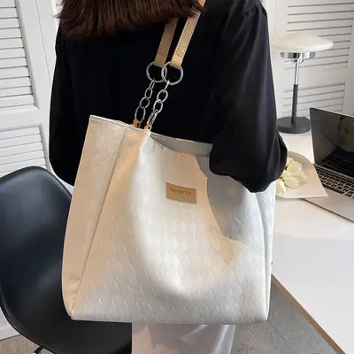 Women's Quilted Shoulder Bag White Brown 2022