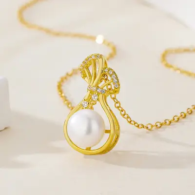 Korean Style Pearl Pendant with Diamond Design