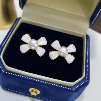 French Bow Pearl Earrings 6mm 18K Gold
