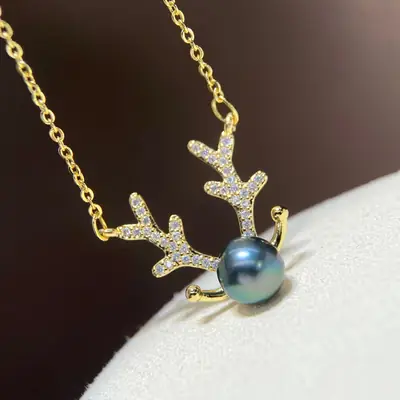 Natural Black Pearl Tahiti Peacock Necklace