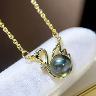 Natural Black Pearl Tahiti Peacock Necklace