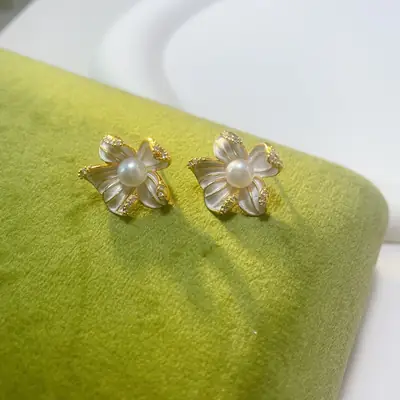 Tianhui Baroque Pearl Earrings Pentagonal Flowers Ear Studs