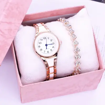 Women's Rose Gold Quartz Watch with Chain Strap